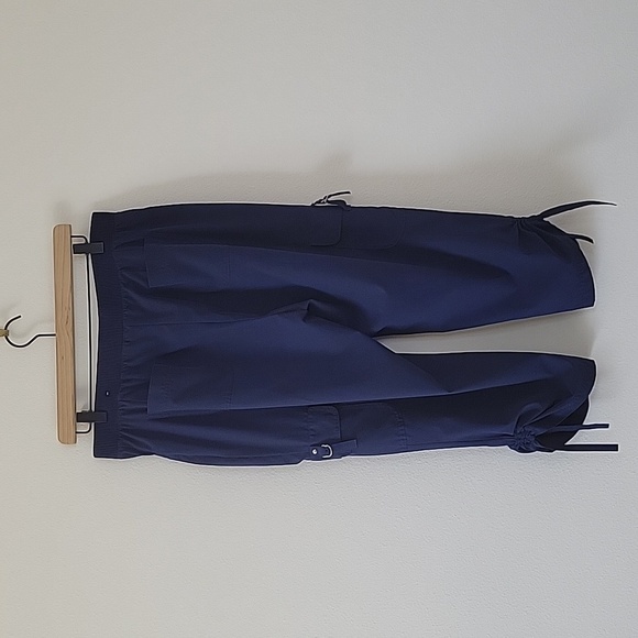 Chico's Zenergy Navy Blue Cargo Crop Pants Size Medium/8 - Picture 5 of 8
